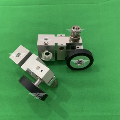 Forwarding Runner Assembly Bracket Rubber Wheel for Heidelberg SM74 SORM with Long Using Life High End Plastic and Quantity Discount